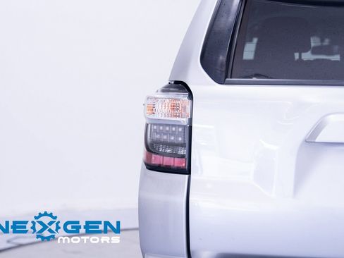 Used 2020 Toyota 4Runner SR5 AWD/4WD image 52