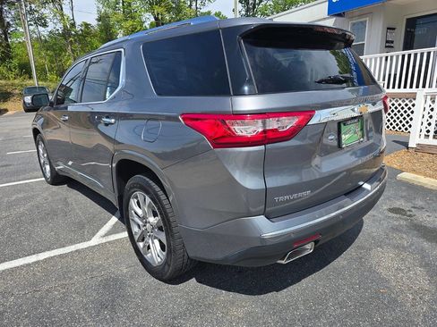 Used 2021 Chevrolet Traverse Premier image 4