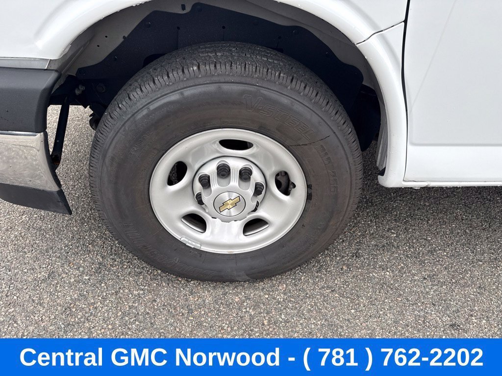 Used 2021 Chevrolet Express 2500 w/ Driver Convenience Package RWD image 9