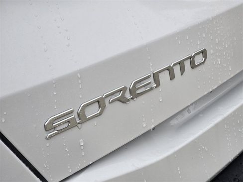 New 2026 Kia Sorento S image 7