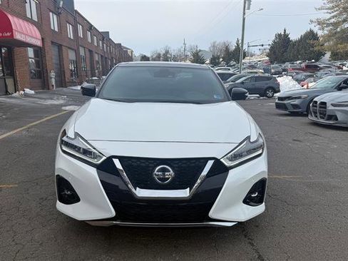Used 2021 Nissan Maxima SR w/ Sport Mat Group image 2