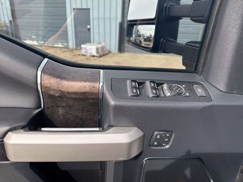 Used 2022 Ford F250 Lariat w/ Tremor Off-Road Package image 17