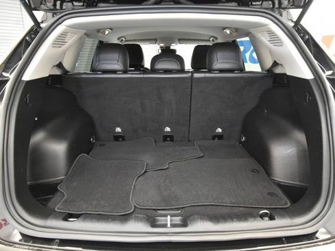 Used 2022 Jeep Compass Limited image 32