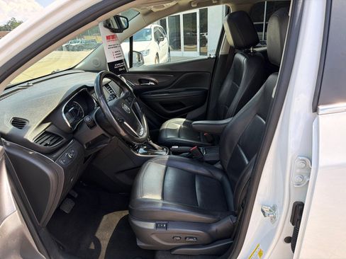 Used 2019 Buick Encore Essence w/ Experience Buick Package FWD image 16