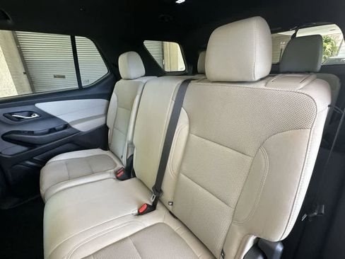 Used 2023 Chevrolet Traverse LS FWD image 22