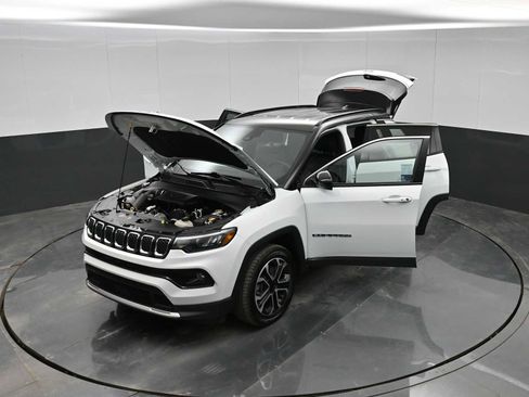 Used 2024 Jeep Compass Limited image 40