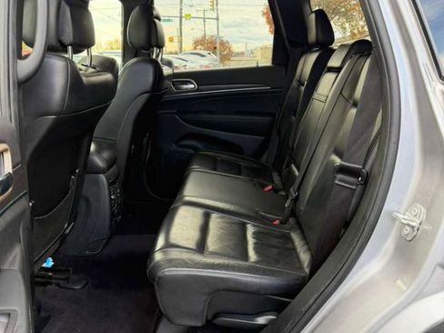 Used 2017 Jeep Grand Cherokee Limited image 14