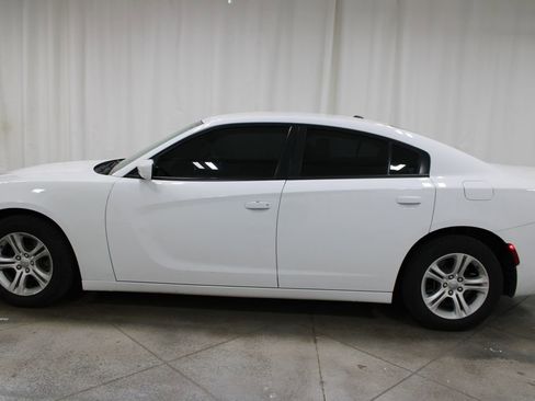 Used 2019 Dodge Charger SXT RWD image 6