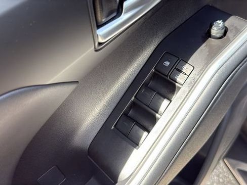 Used 2023 Toyota Highlander XLE FWD image 18