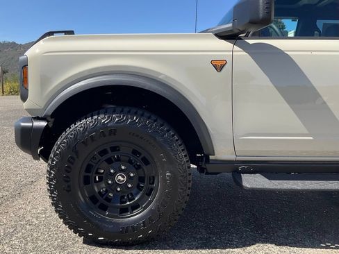 New 2026 Ford Bronco Badlands w/ Sasquatch Package AWD/4WD image 10