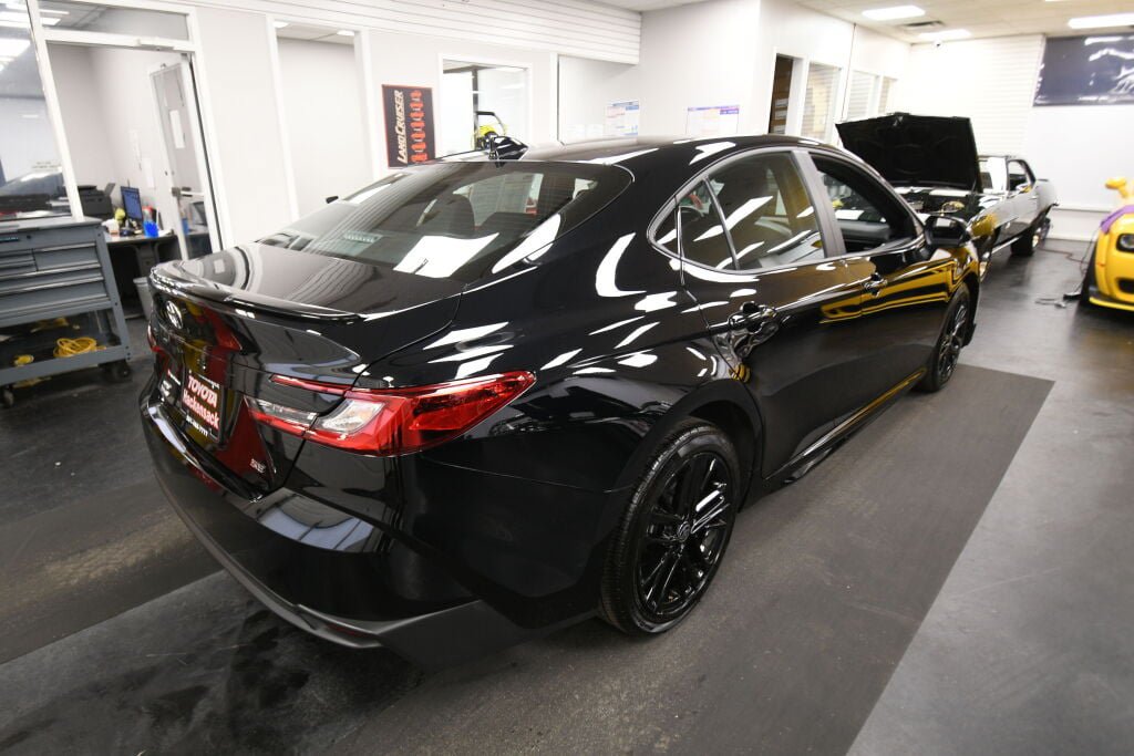 Used 2025 Toyota Camry SE w/ Convenience Package AWD/4WD image 8