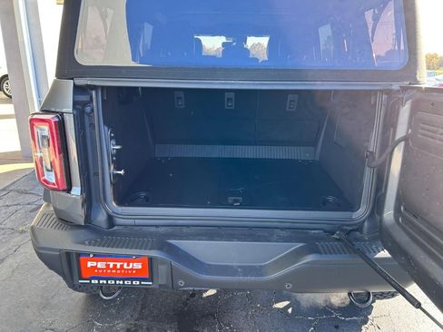 Used 2024 Ford Bronco Badlands image 4