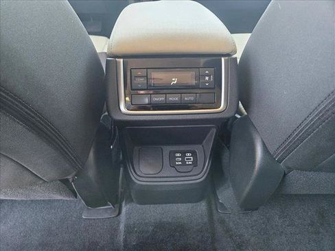 Certified 2025 Subaru Ascent Premium w/ Popular Package #1 AWD/4WD image 17