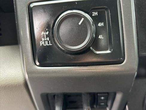 Used 2019 Ford F350 XLT w/ Camper Package AWD/4WD image 17