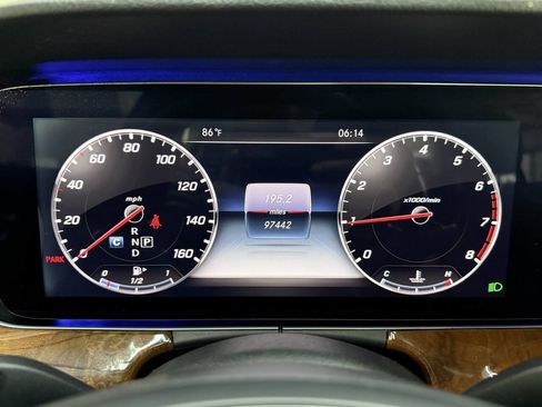 Used 2018 Mercedes-Benz E 300 4MATIC image 25