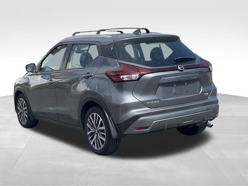 Used 2021 Nissan Kicks SV w/ Interior Electronics Package FWD image 3
