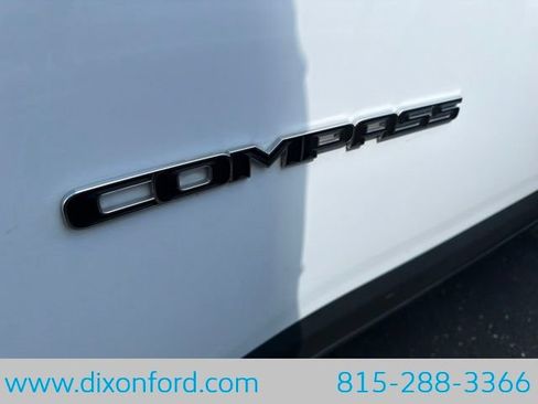 Used 2022 Jeep Compass Latitude AWD/4WD image 10