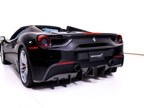 Used 2018 Ferrari 488 Spider RWD image 12