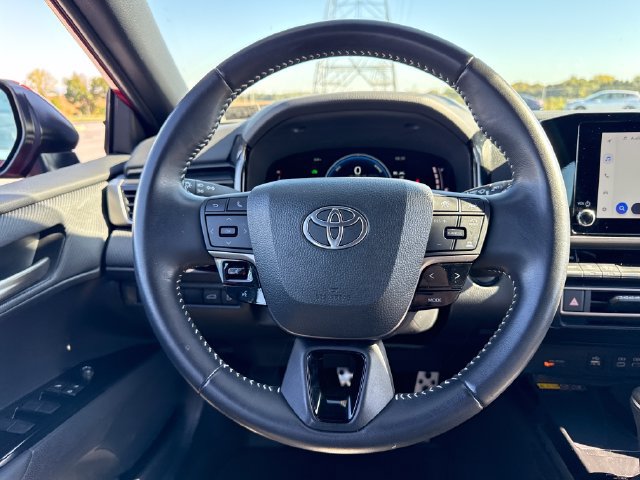 Certified 2025 Toyota Camry SE FWD image 21