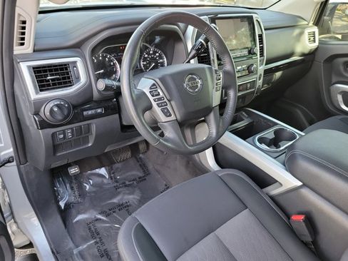 Used 2020 Nissan Titan SV w/ SV Convenience Package image 21