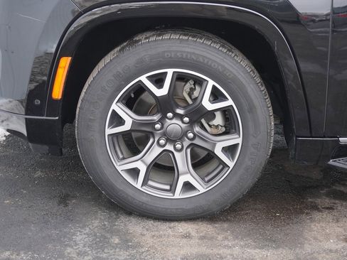 Used 2024 Jeep Wagoneer Series III image 6