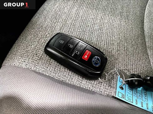 Certified 2021 Toyota Sienna LE image 15