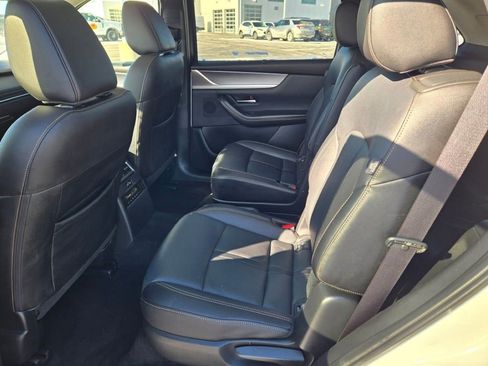 Used 2024 MAZDA CX-90 3.3 Turbo w/ Premium Package image 18