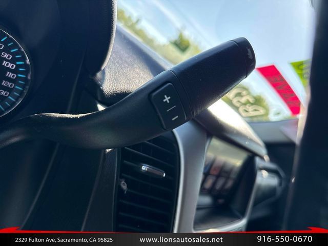 Used 2017 GMC Yukon SLT w/ Open Road Package RWD image 20