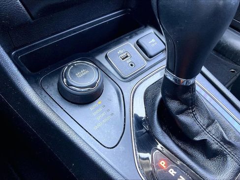 Used 2020 Jeep Cherokee Latitude Plus image 25