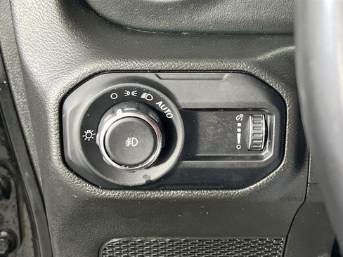 Used 2023 Jeep Wrangler Unlimited Sahara image 10