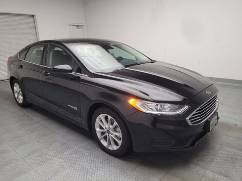 Used 2019 Ford Fusion SE FWD image 13