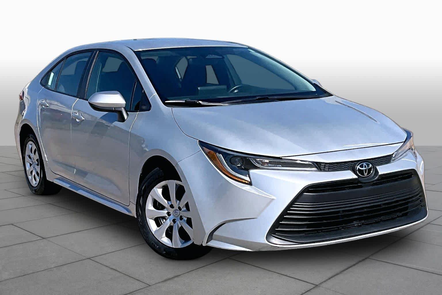 Used 2024 Toyota Corolla LE FWD image 3