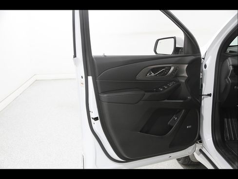 Certified 2022 Chevrolet Traverse Premier FWD image 4