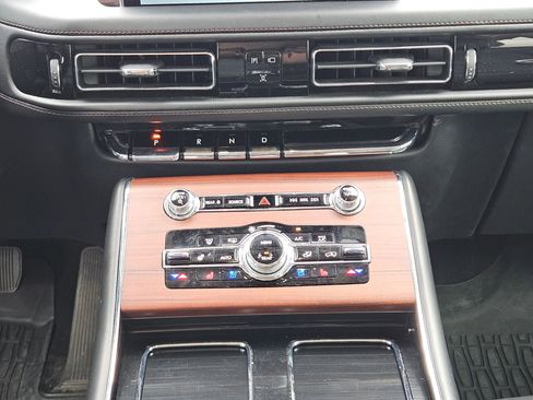 Used 2023 Lincoln Aviator Reserve w/ Equipment Group 201A image 19