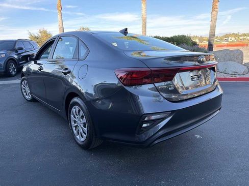 Used 2021 Kia Forte Sedan image 8
