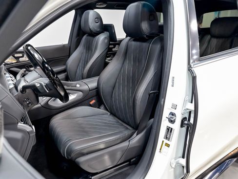 Used 2024 Mercedes-Benz Maybach GLS 600 4MATIC image 7