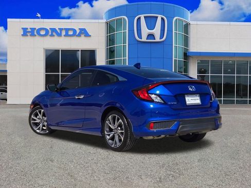 Used 2019 Honda Civic Touring image 5