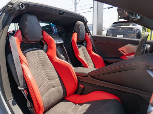 Used 2024 Chevrolet Corvette Stingray Preferred Cpe w/ Z51 Performance Package RWD image 22