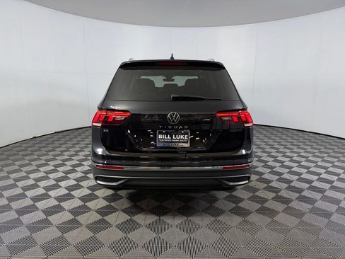 Used 2022 Volkswagen Tiguan SE FWD image 9