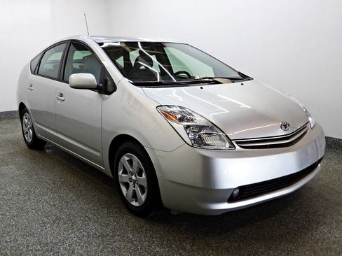 Used 2005 Toyota Prius w/ Pkg 6 FWD image 3