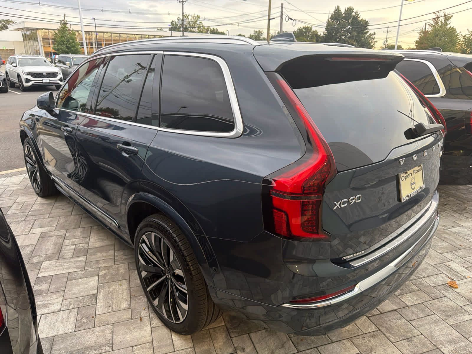 Used 2026 Volvo XC90 B6 Plus w/ Protection Package Premier AWD/4WD image 7