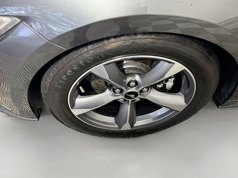 Used 2017 Ford Mustang Coupe RWD image 14