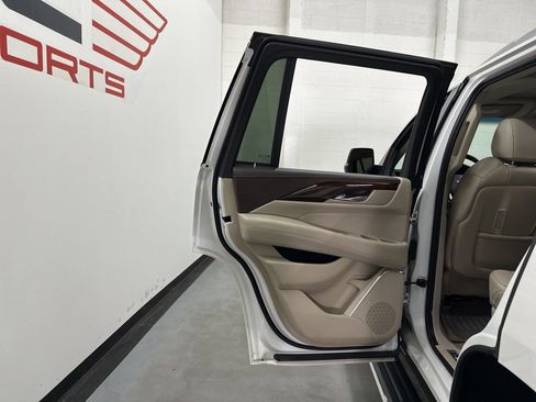 Used 2016 Cadillac Escalade Premium RWD image 51