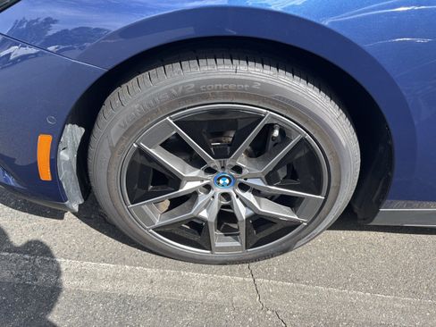 Used 2024 BMW i5 eDrive40i w/ Convenience Package RWD image 13