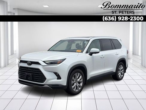 Used 2025 Toyota Grand Highlander FWD image 1