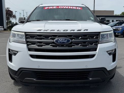Used 2018 Ford Explorer XLT w/ Equipment Group 202A FWD image 2
