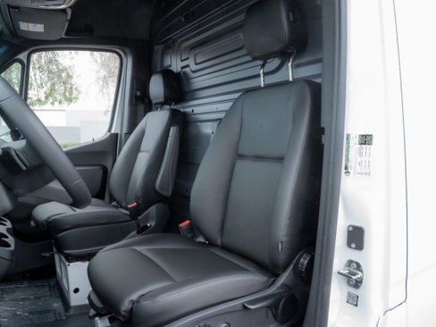 New 2025 Mercedes-Benz Sprinter 2500 image 13