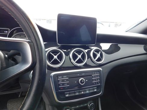 Used 2015 Mercedes-Benz CLA 250 4MATIC image 16
