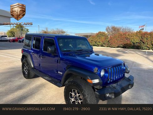 Used 2018 Jeep Wrangler Unlimited Sport S AWD/4WD image 3