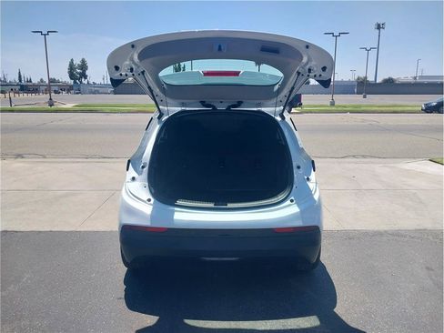 Used 2023 Chevrolet Bolt LT w/ Infotainment Package FWD image 6